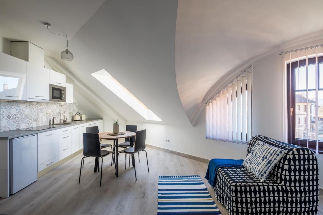 Stafetahaz Apartmanok Vác Exterior foto