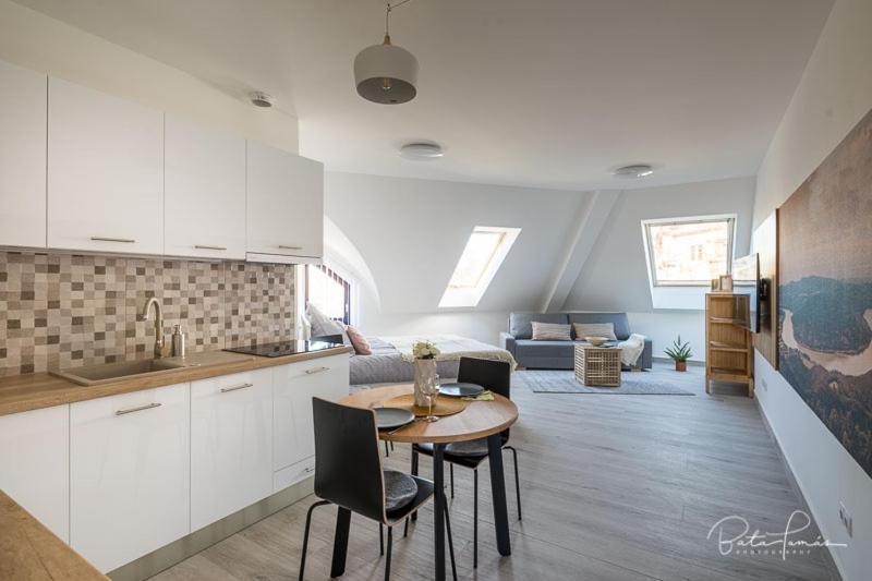 Stafetahaz Apartmanok Vác Exterior foto